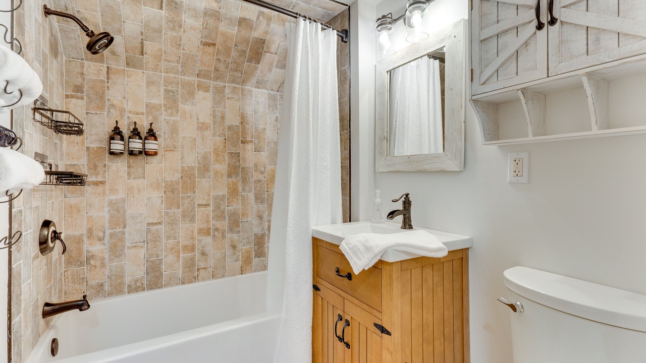 Photo of Bathroom in Hayesville