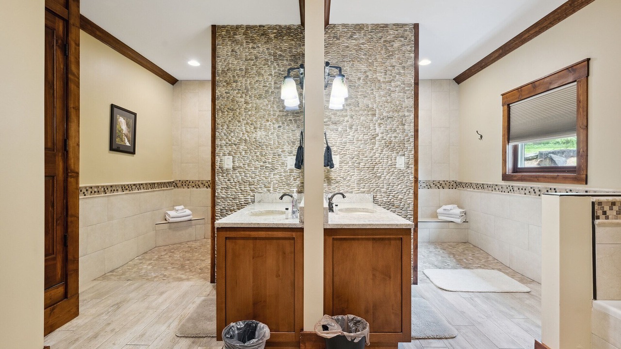 Photo of Bathroom in Sapphire
