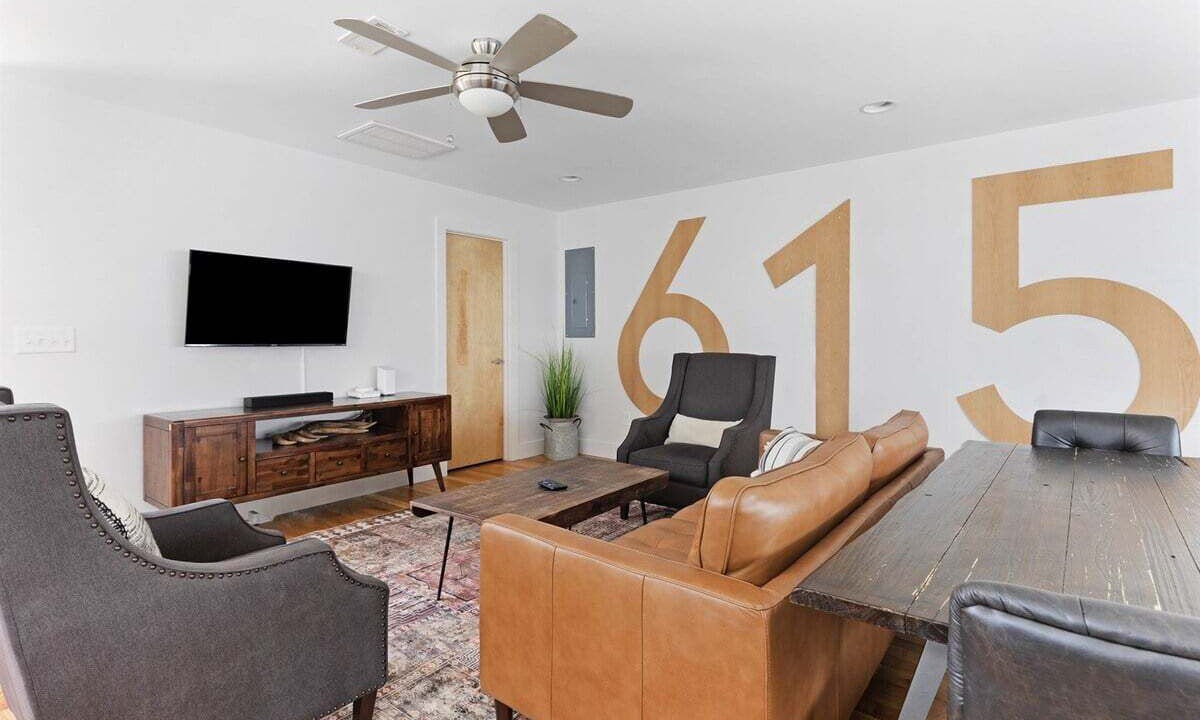 Photo of Livingroom in Talbot's Corner