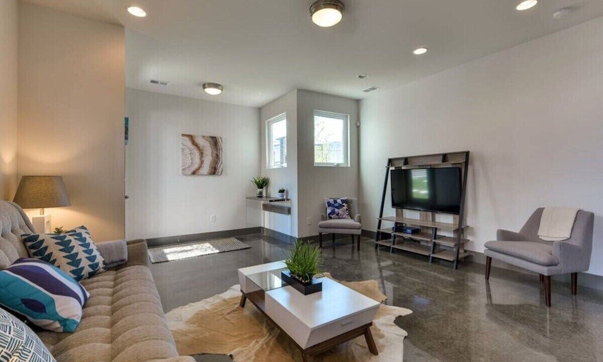Photo of Livingroom in Chestnut Hill