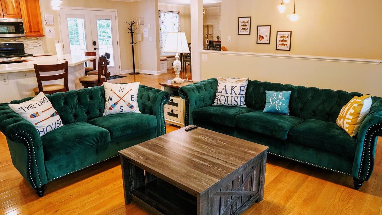 Photo of Livingroom in Roxboro