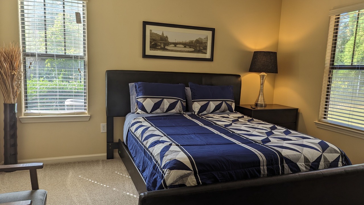 Photo of Bedroom in Executive Park