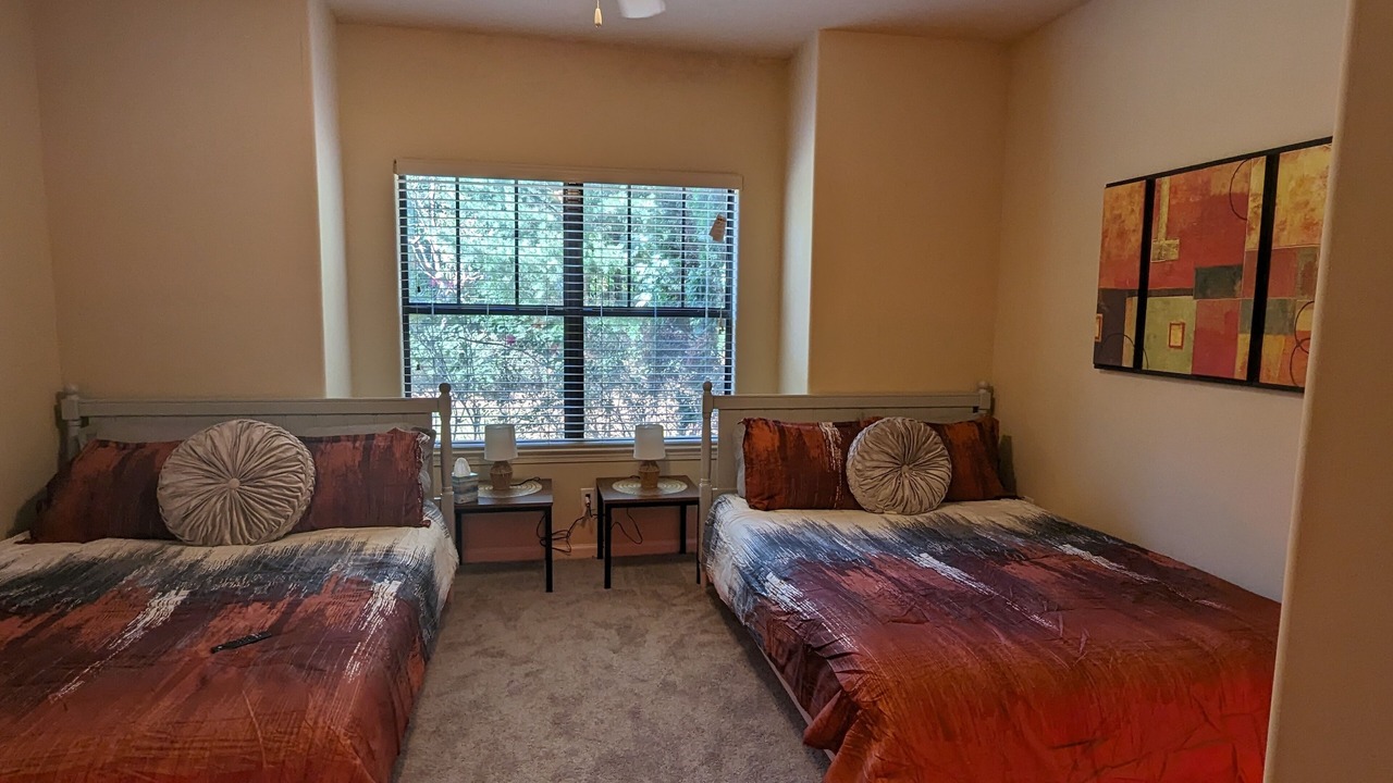 Photo of Bedroom in Executive Park