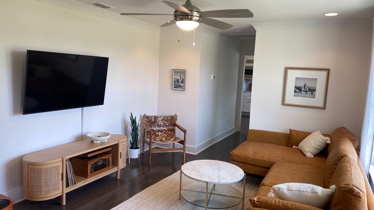 Photo of Livingroom in Charlotte Park