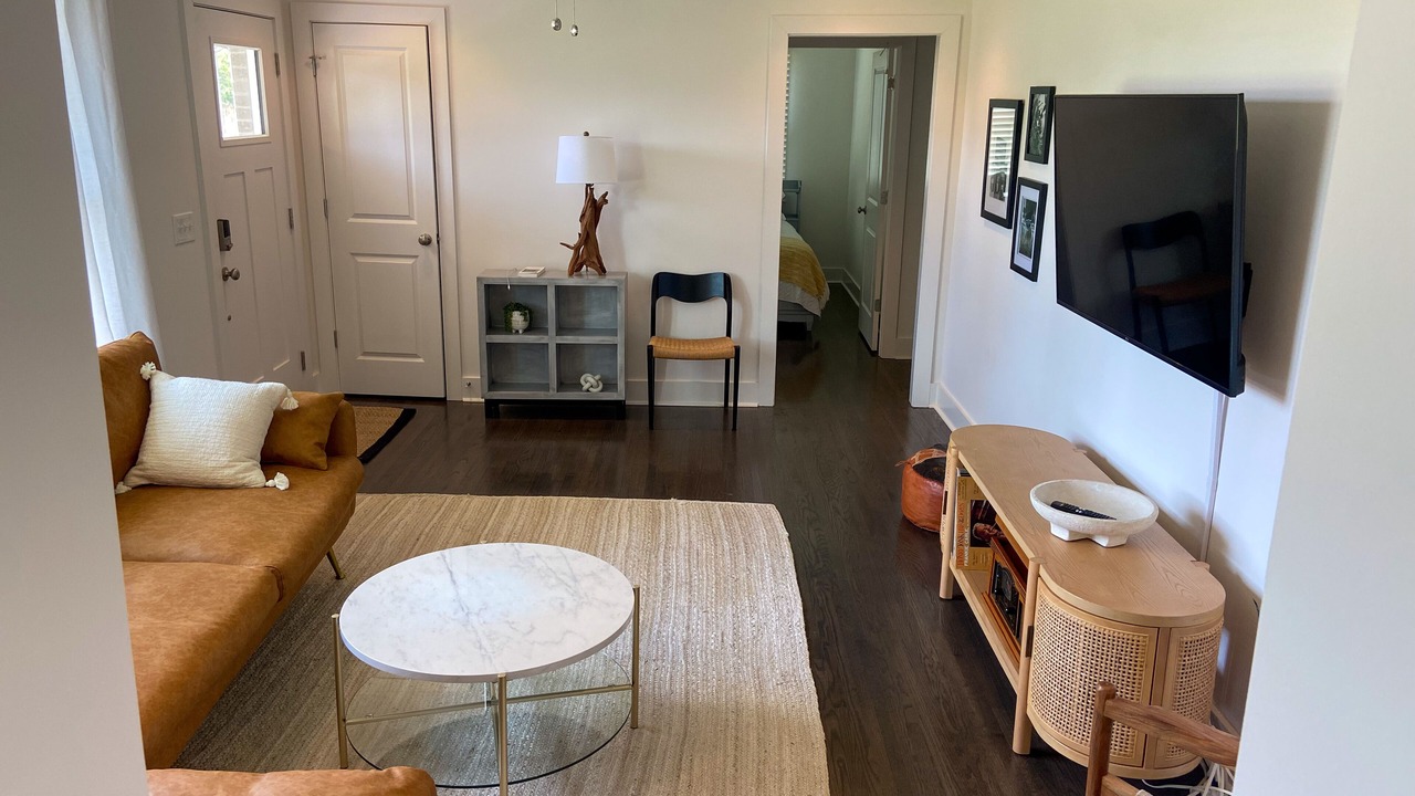 Photo of Livingroom in Charlotte Park