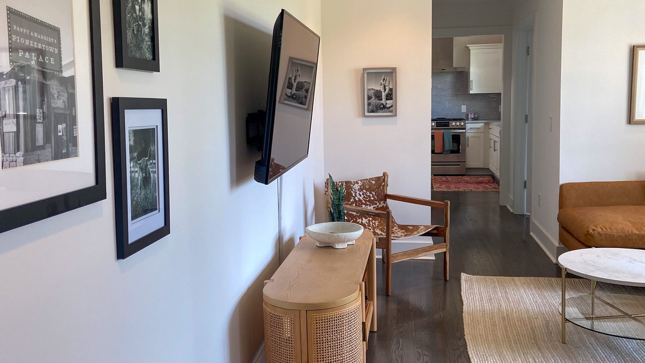 Photo of Livingroom in Charlotte Park