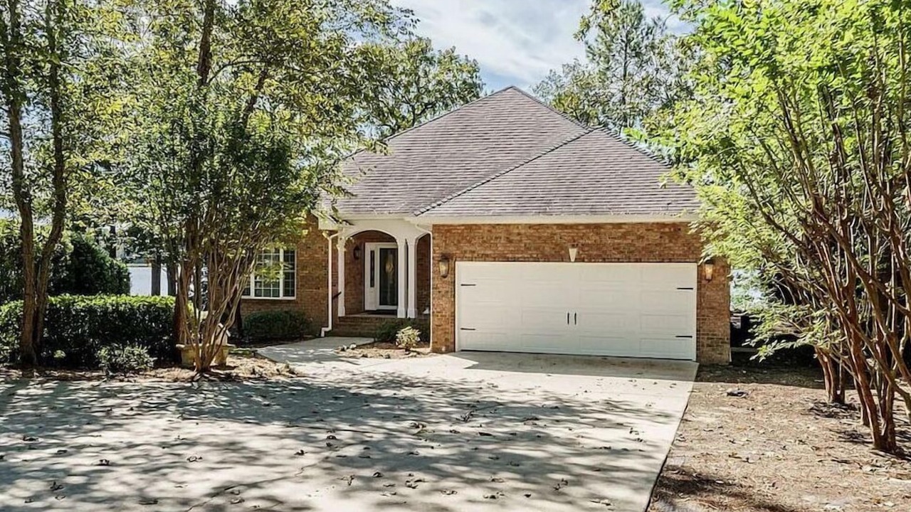 Photo of Outdoor in Olivia