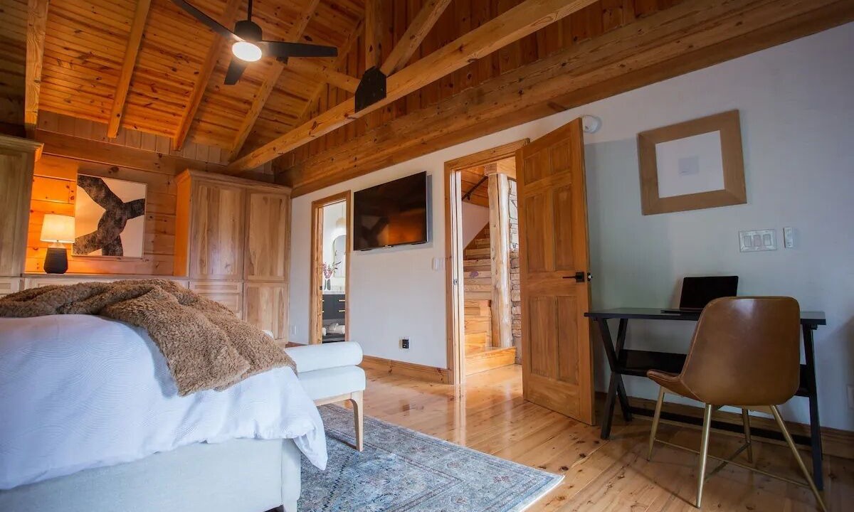 Photo of Bedroom in Bostic