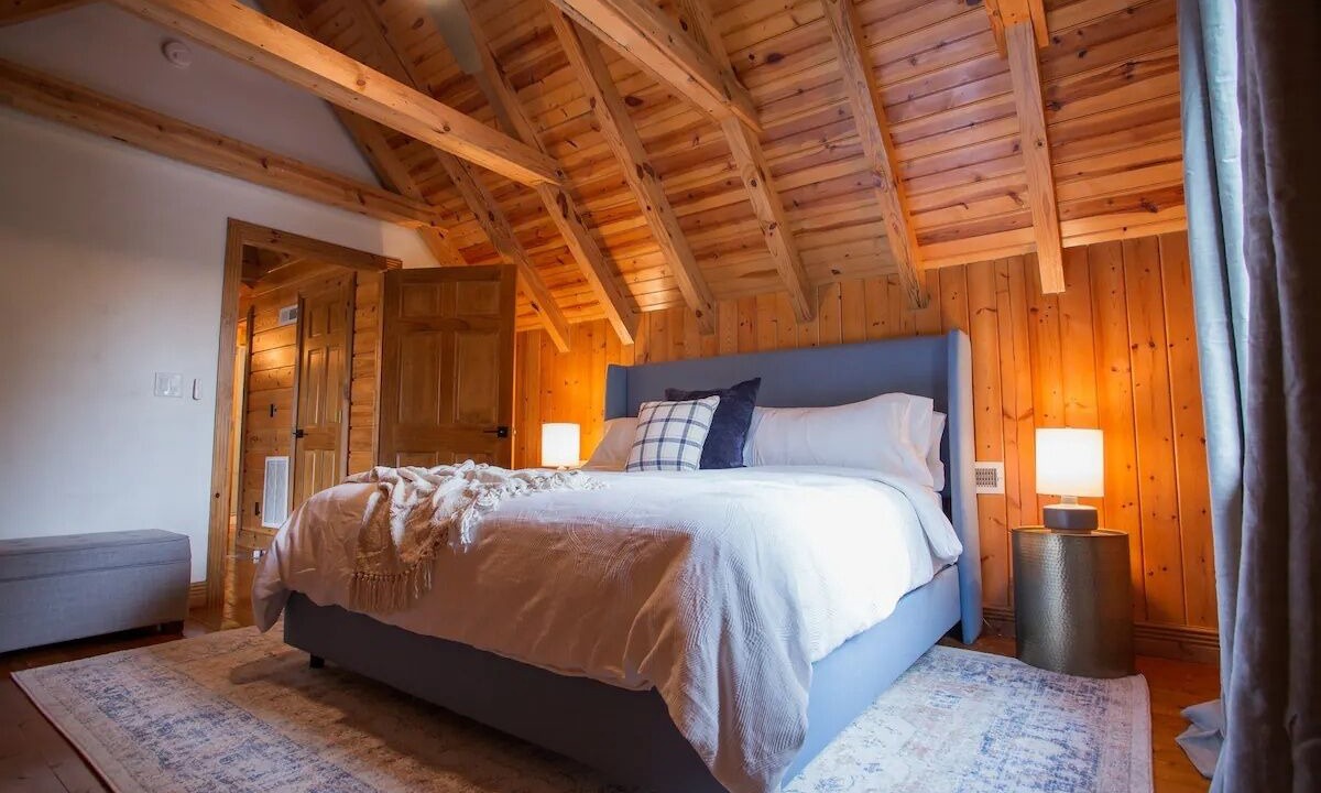 Photo of Bedroom in Bostic