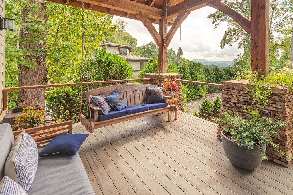 Photo of Patio Balcony in Woodfin