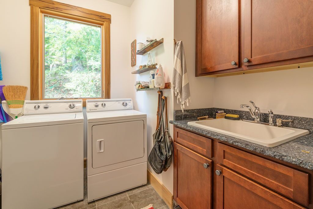 Photo of Bathroom in Woodfin