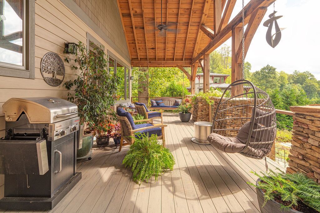 Photo of Patio Balcony in Woodfin