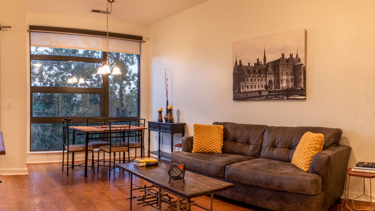 Photo of Livingroom in Second Ward
