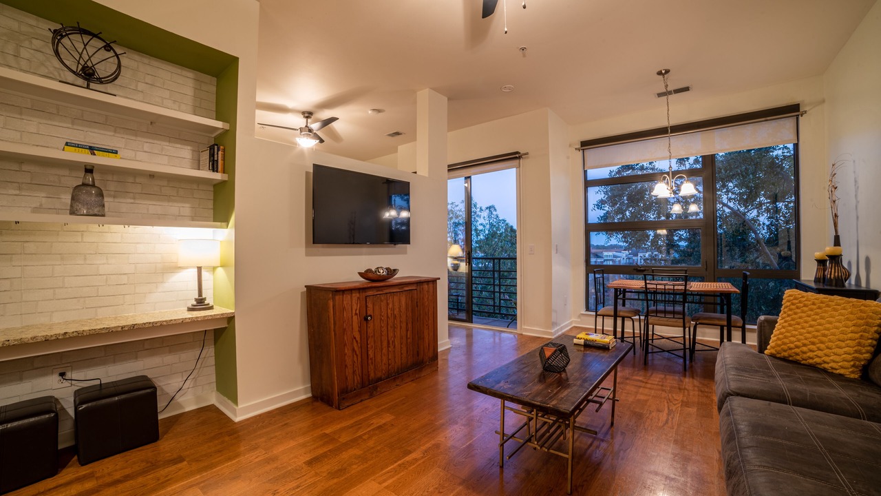 Photo of Livingroom in Second Ward