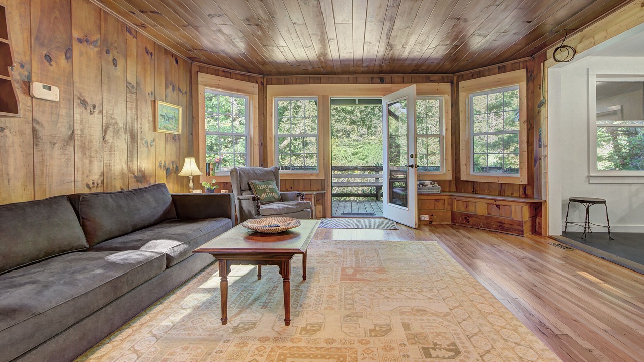 Photo of Livingroom in Tuxedo