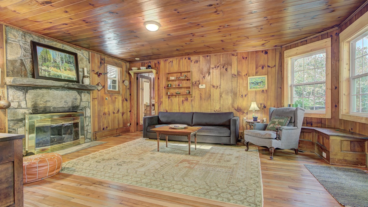 Photo of Livingroom in Tuxedo