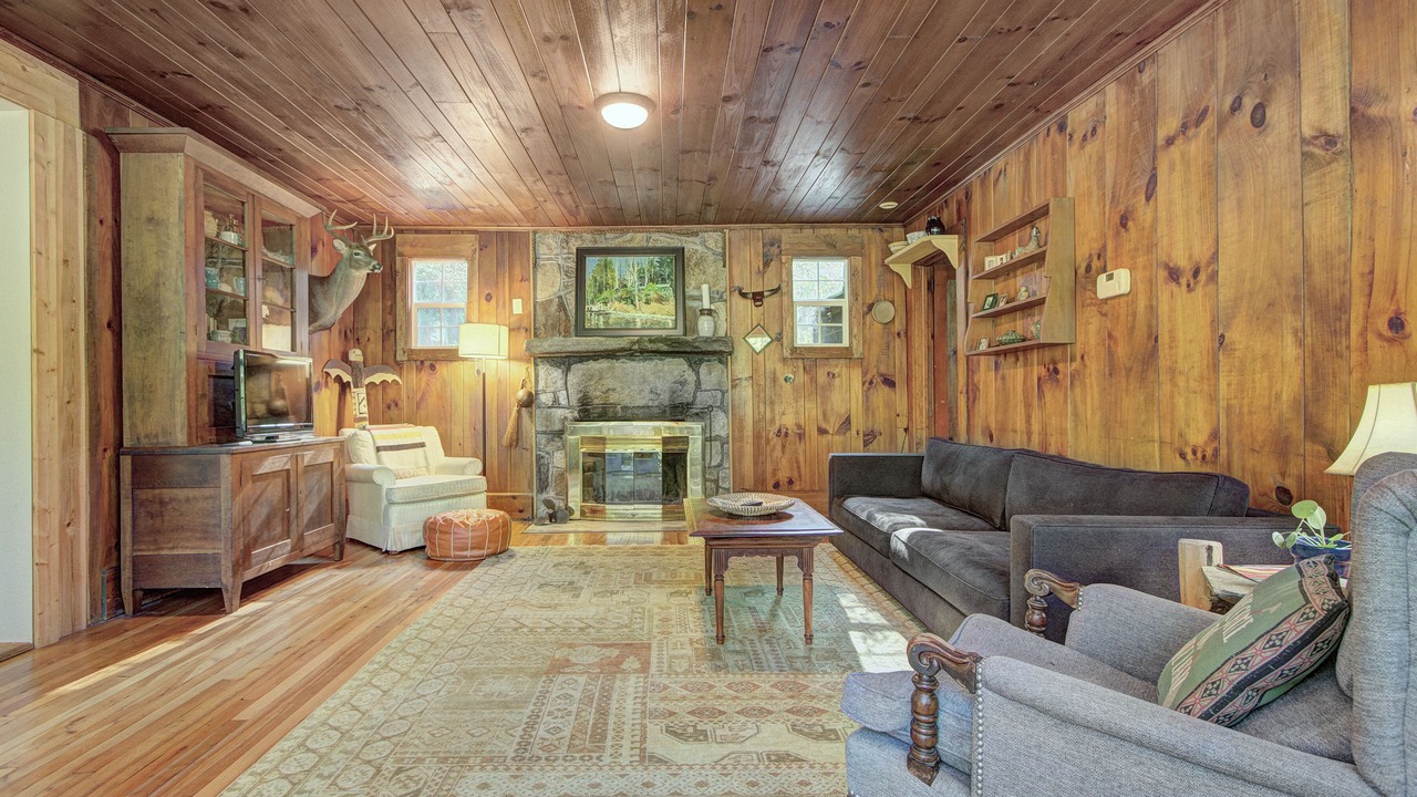 Photo of Livingroom in Tuxedo
