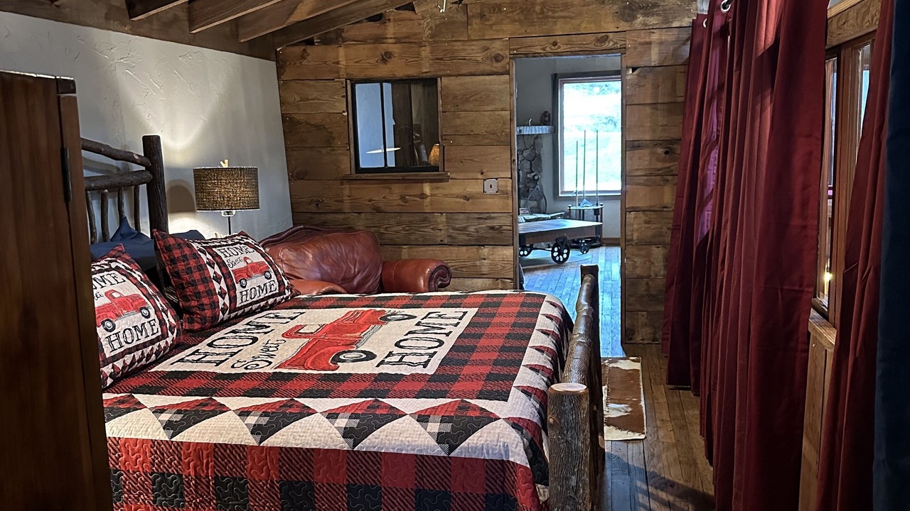 Photo of Bedroom in Waynesville