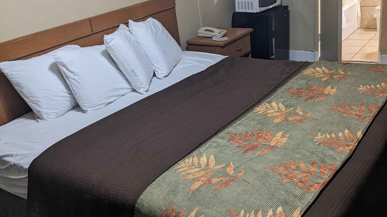 Photo of Bedroom in Hendersonville