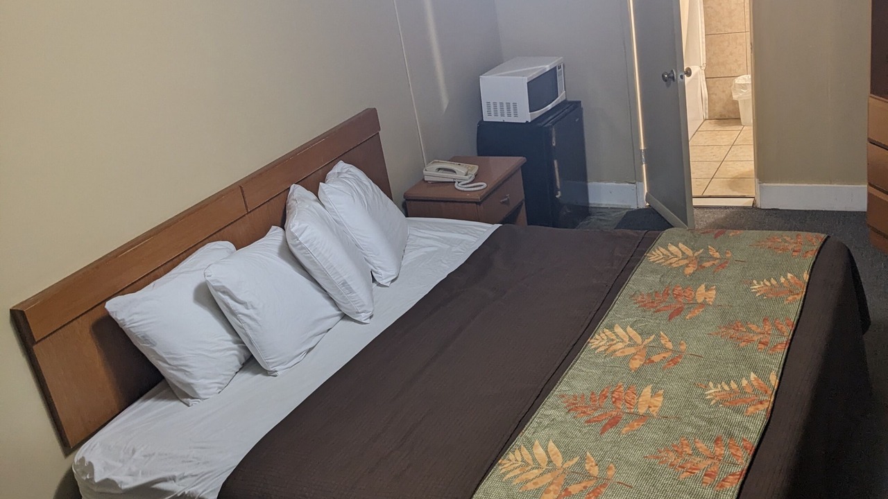Photo of Bedroom in Hendersonville