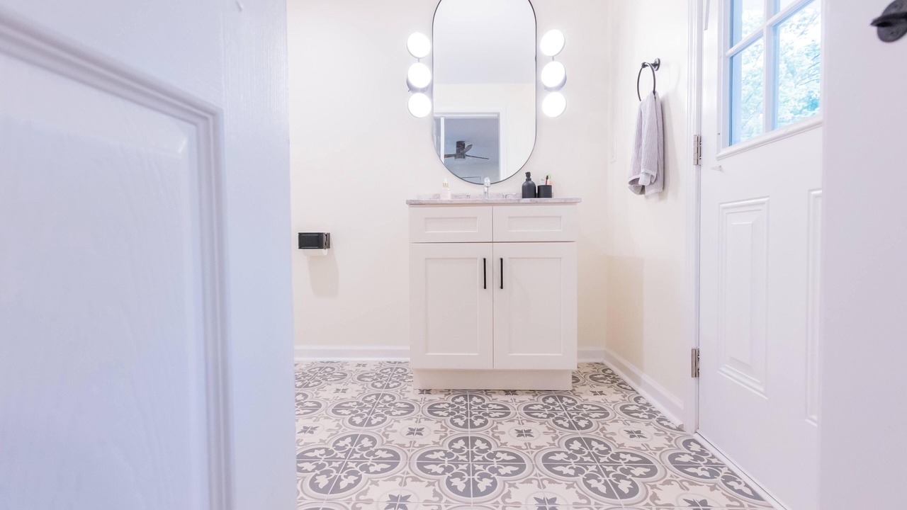 Photo of Bathroom in Sunset Road