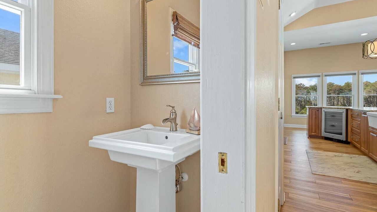 Photo of Bedroom in Manteo