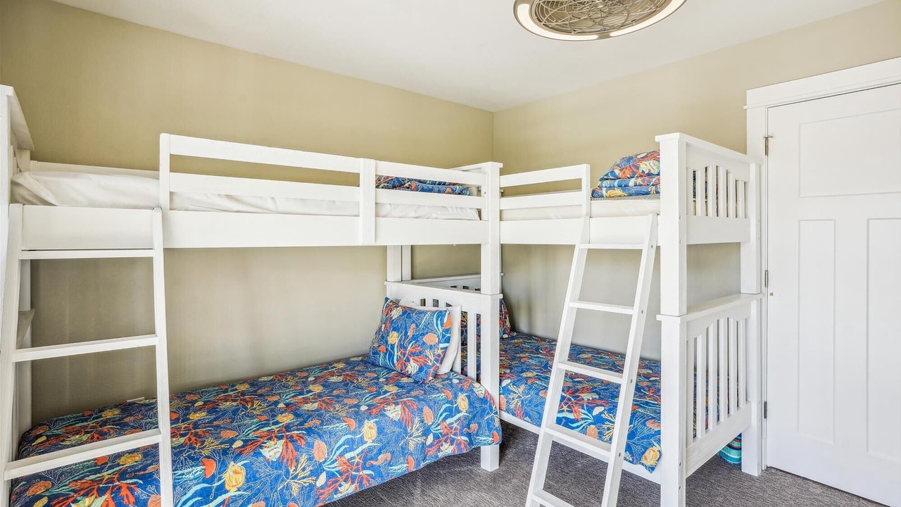 Photo of Bedroom in Whalehead Beach