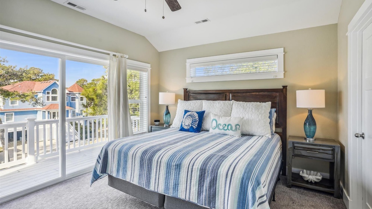 Photo of Bedroom in Whalehead Beach