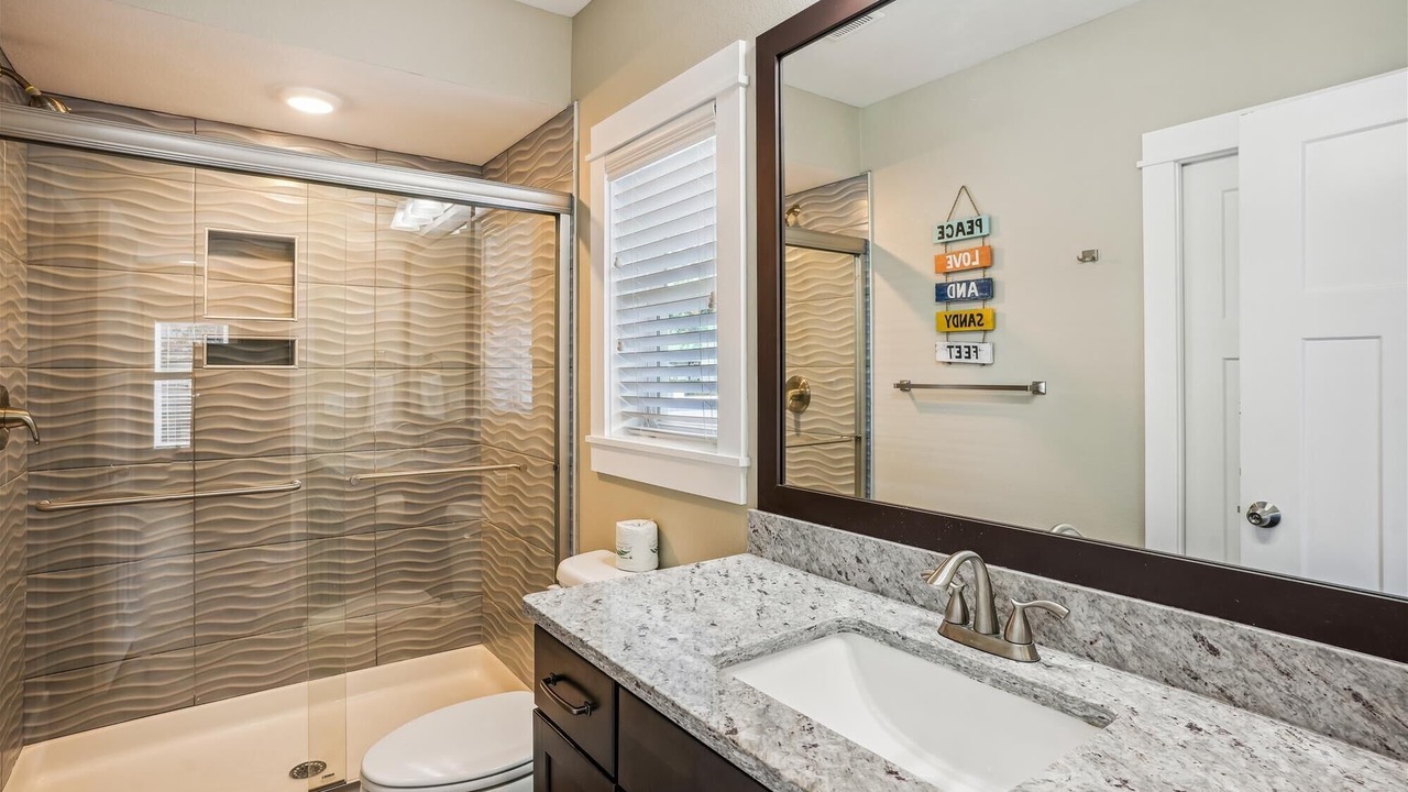 Photo of Bathroom in Whalehead Beach