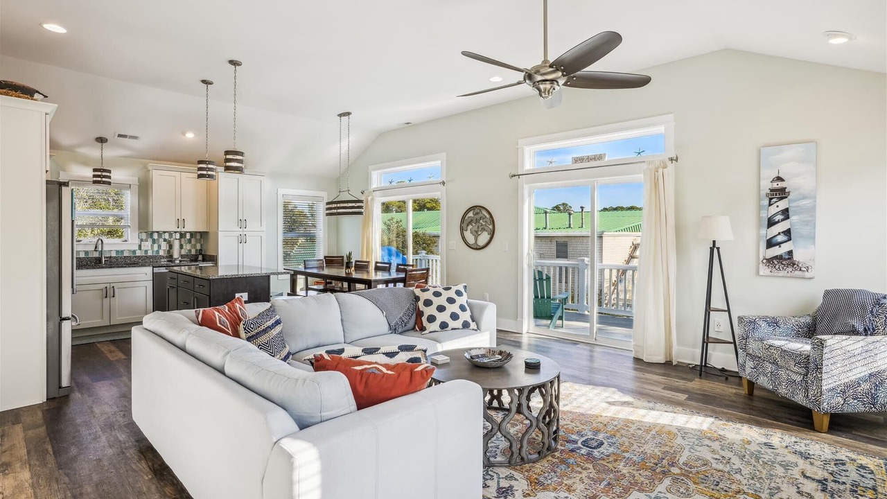 Photo of Livingroom in Whalehead Beach