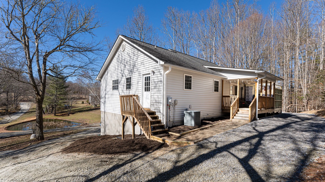 Photo of Outdoor in Mills River