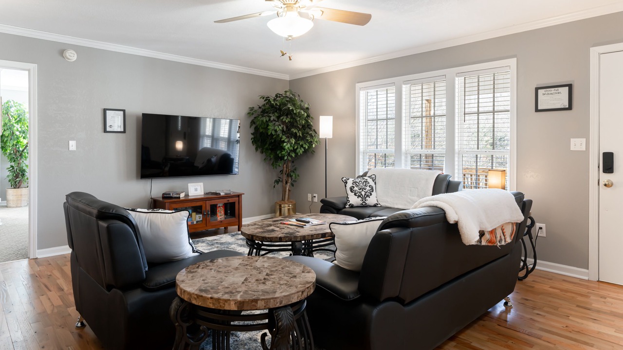 Photo of Livingroom in Mills River