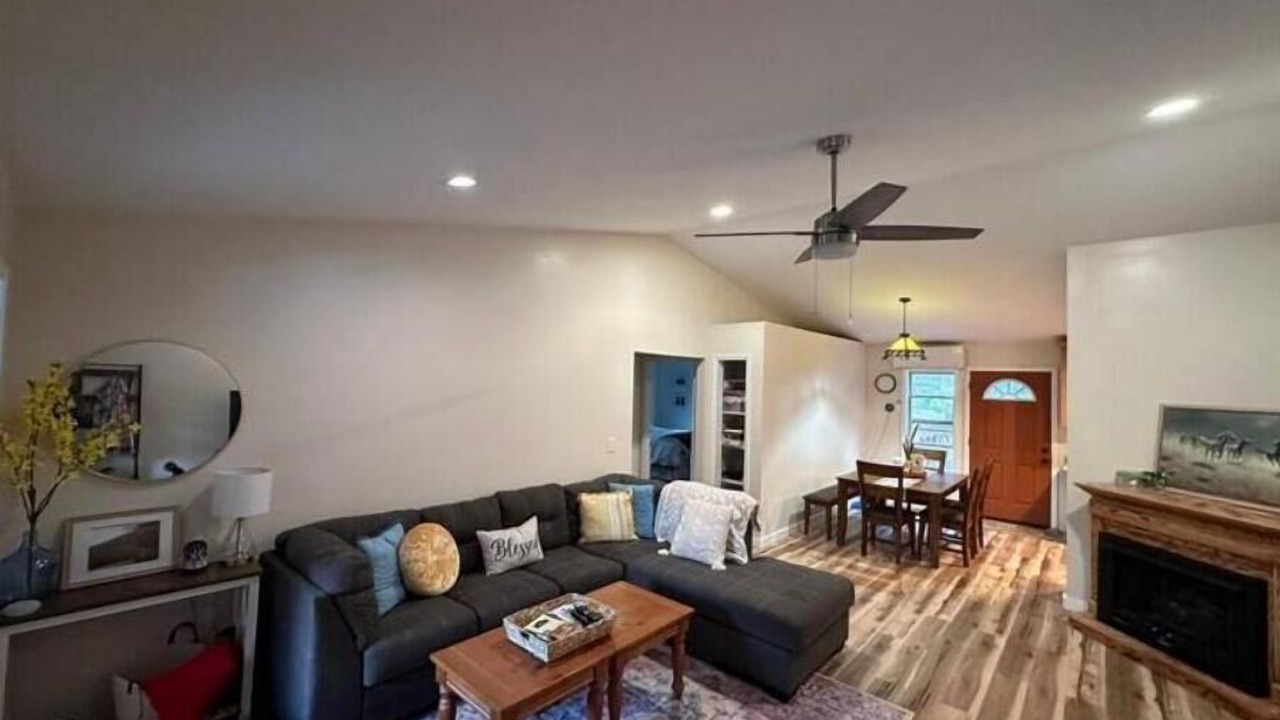Photo of Livingroom in Bakersville