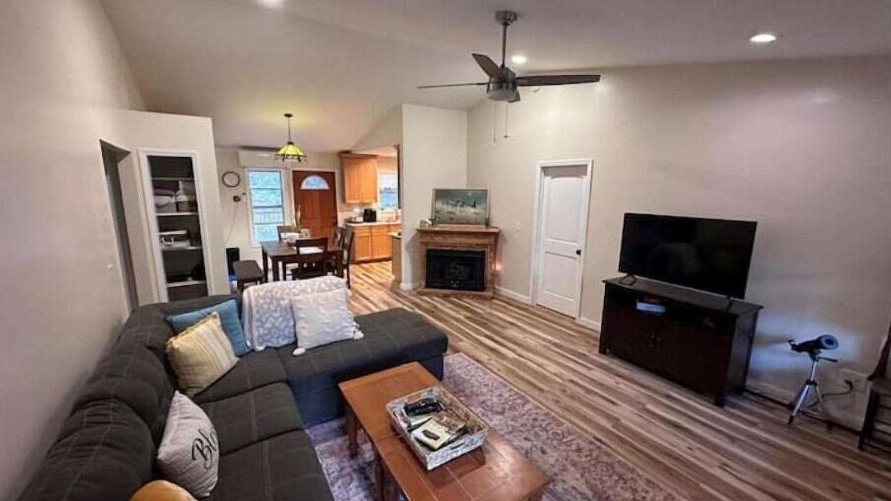 Photo of Livingroom in Bakersville