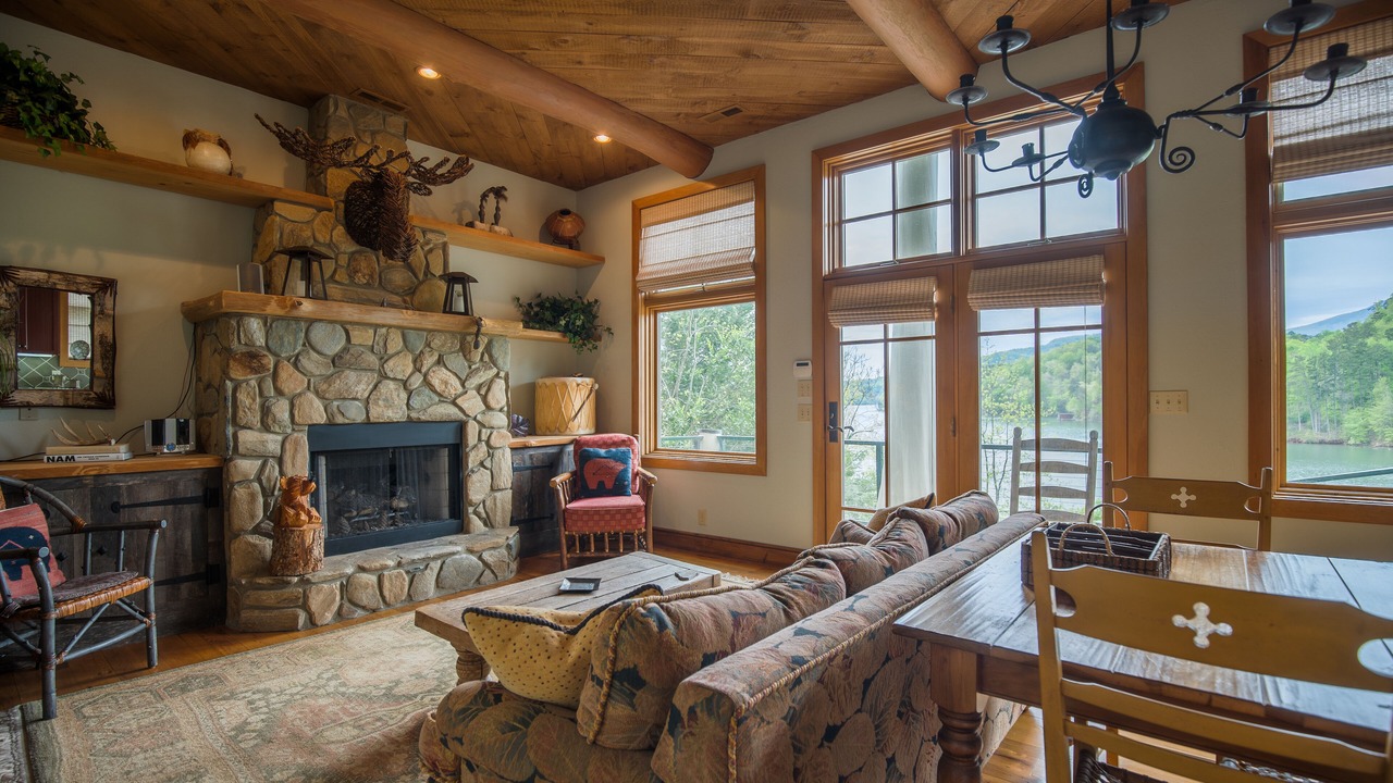 Photo of Livingroom in Lake Lure
