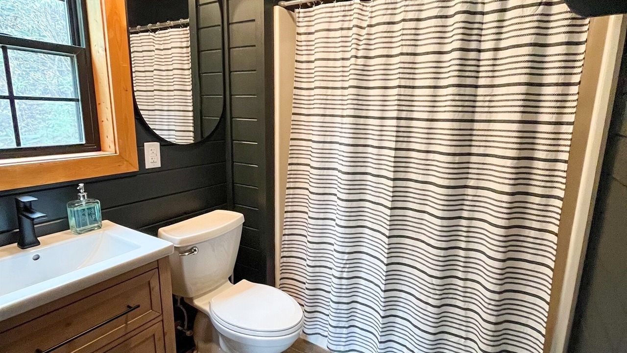 Photo of Bathroom in Bear Den