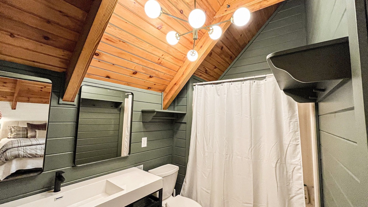 Photo of Bathroom in Bear Den