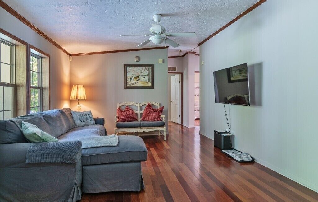 Photo of Livingroom in Robbinsville