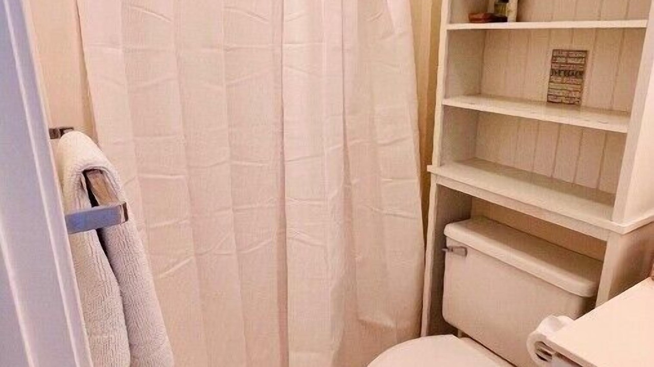 Photo of Bathroom in Topsail Beach