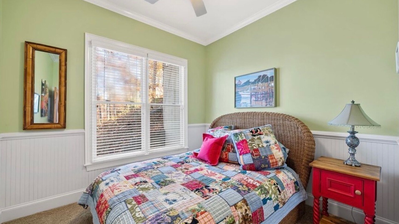 Photo of Bedroom in Leasburg