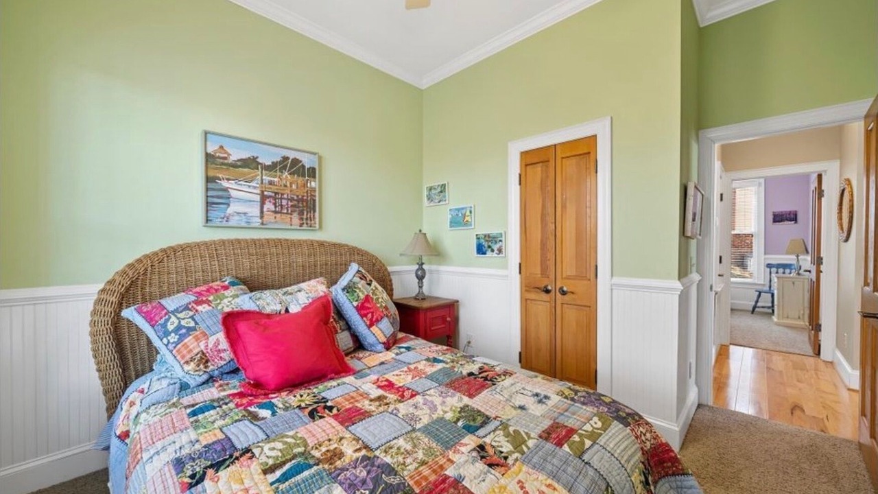 Photo of Bedroom in Leasburg