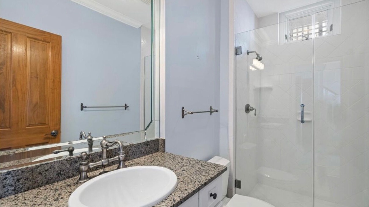 Photo of Bathroom in Leasburg