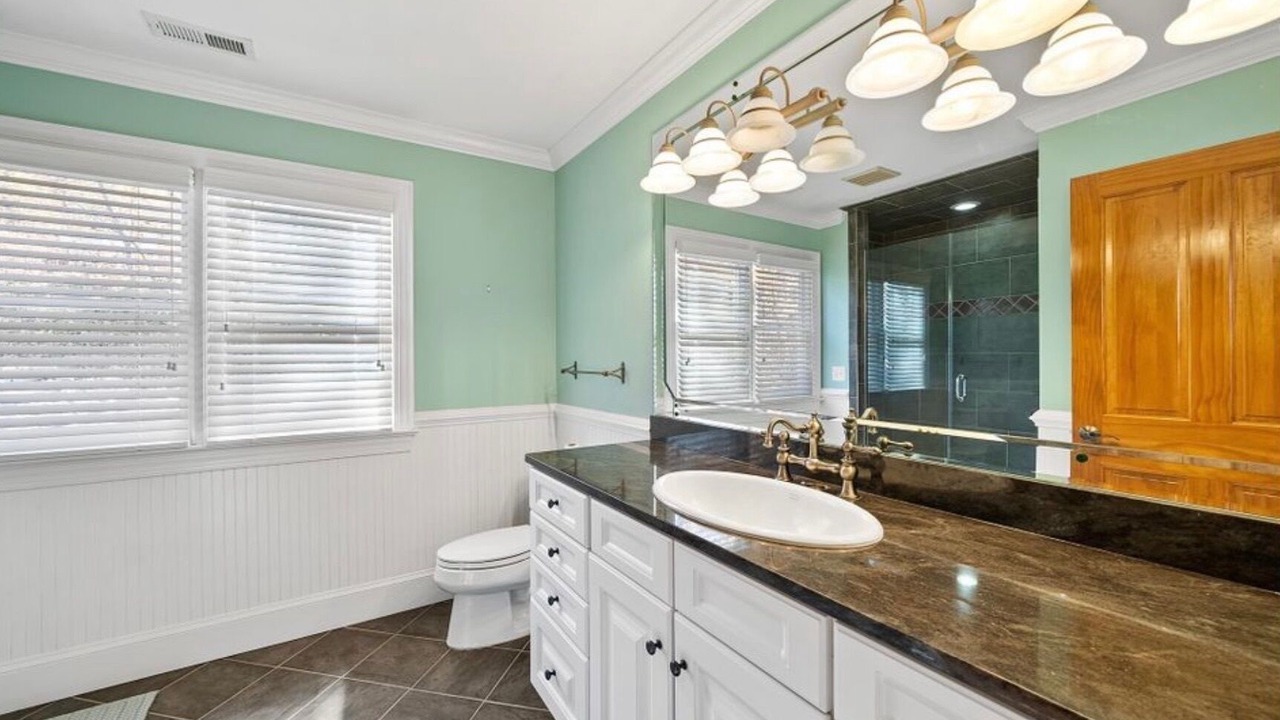 Photo of Bathroom in Leasburg