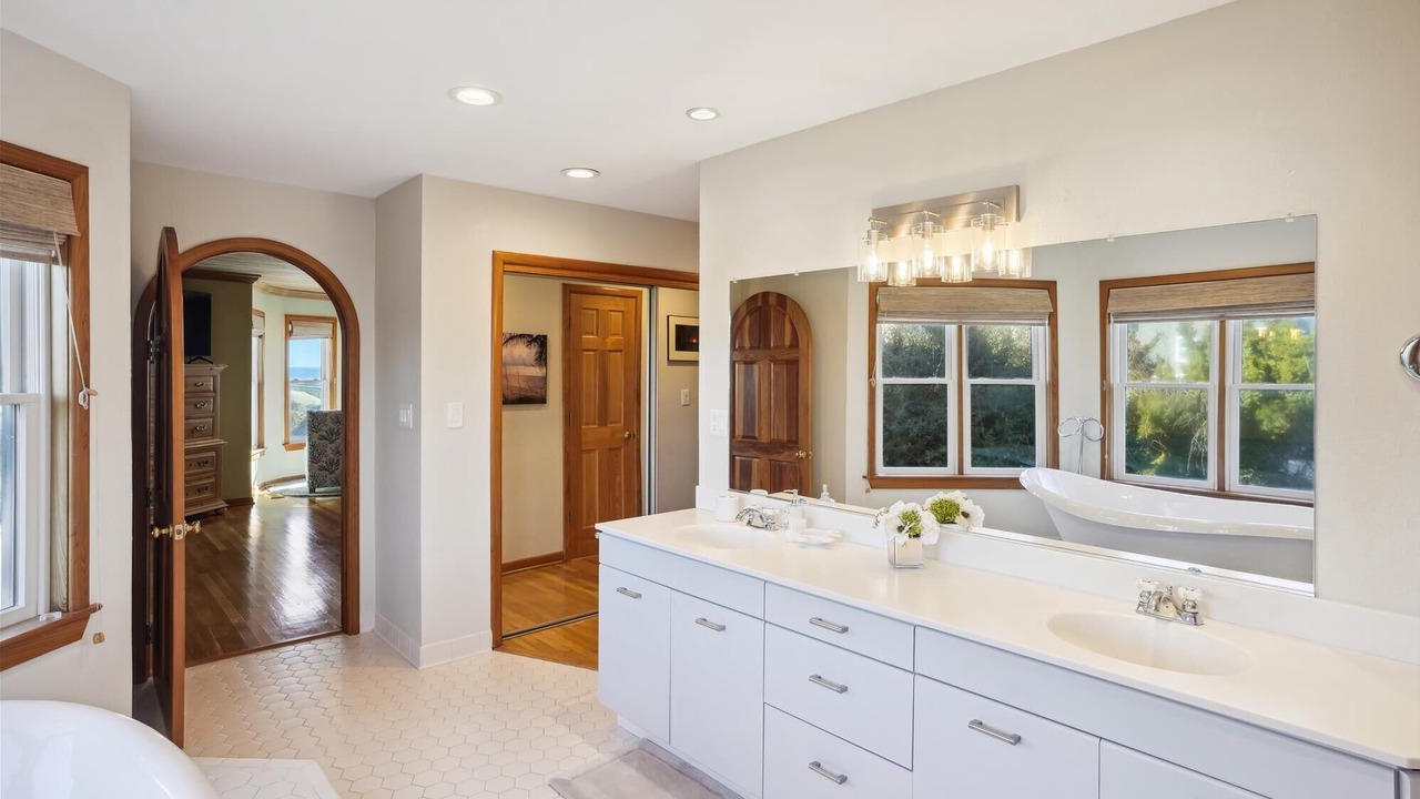Photo of Bathroom in Ocean Hill