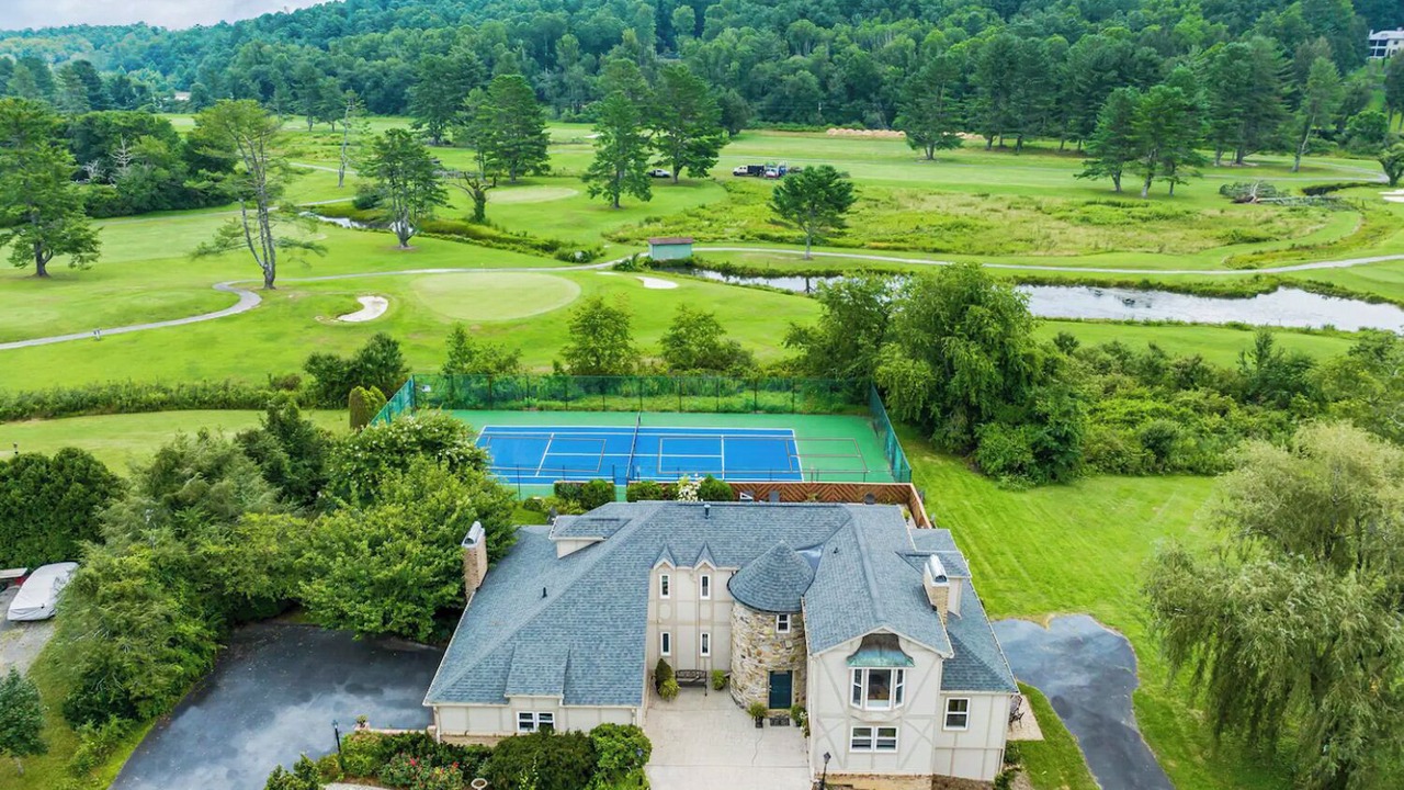 Photo of Outdoor in Hendersonville