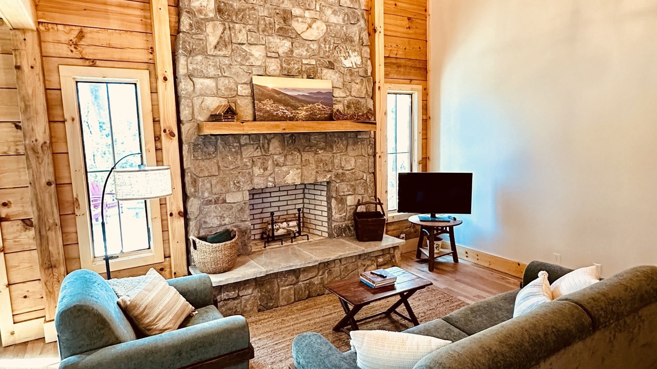 Photo of Livingroom in Hendersonville