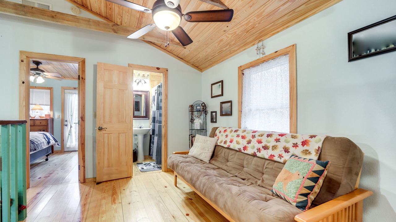 Photo of Livingroom in Robbinsville