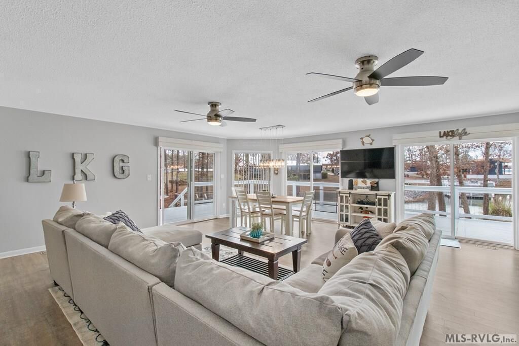 Photo of Livingroom in Henrico