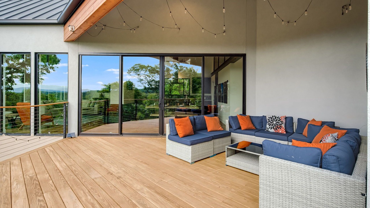 Photo of Patio Balcony in Laurel Park