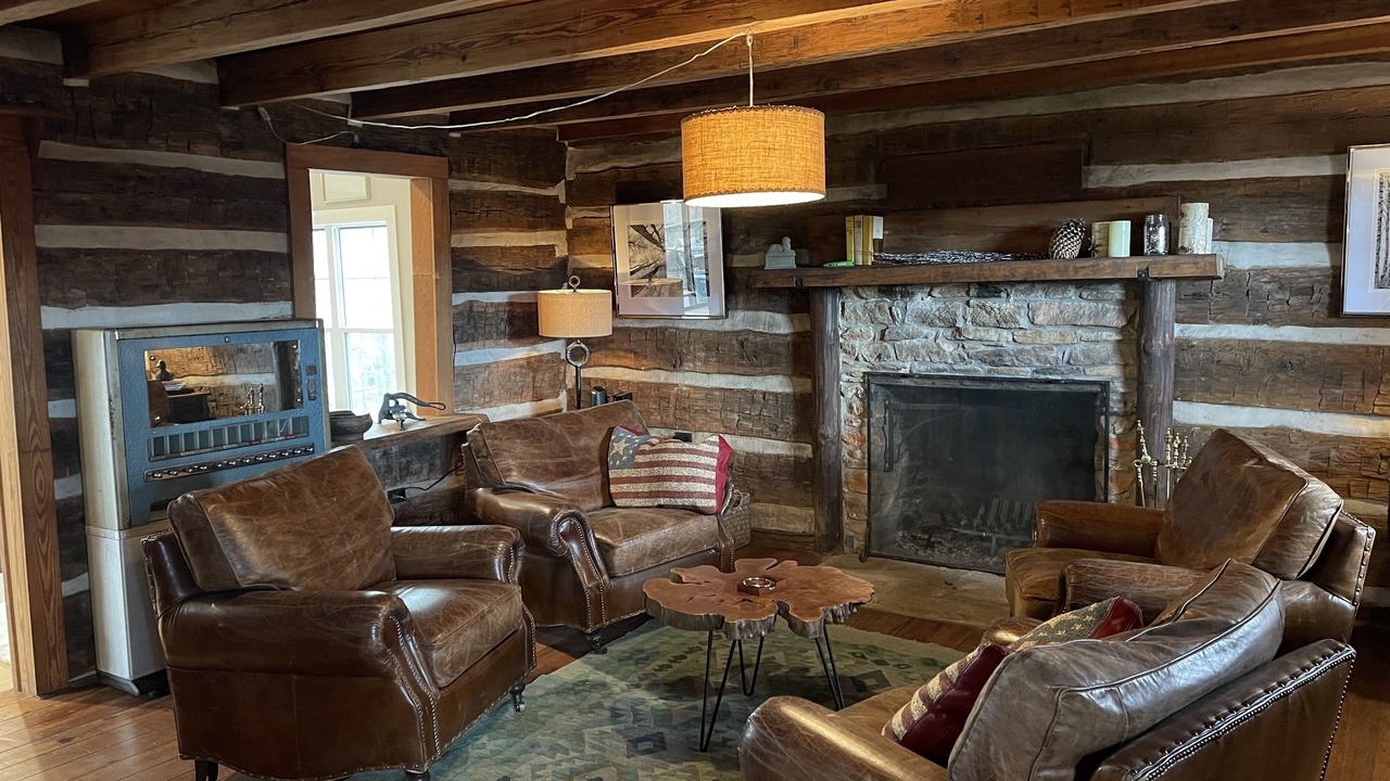 Photo of Livingroom in Winston - Salem